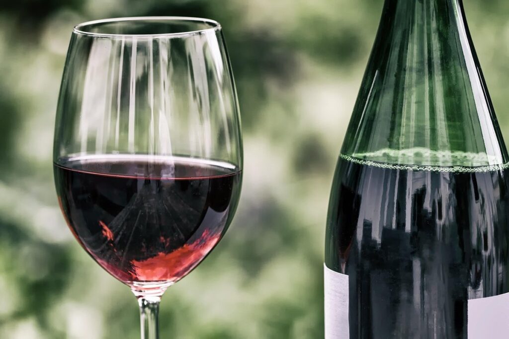 how to photograph glass bottles without glare