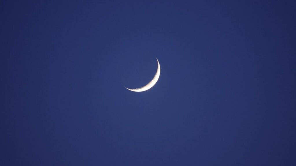 waxing crescent moon