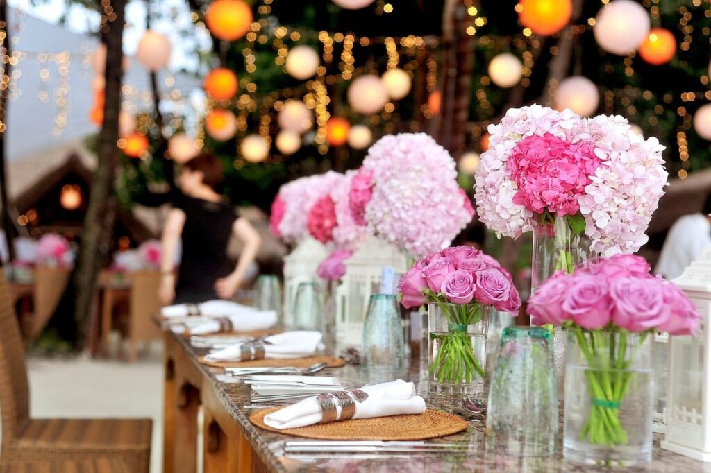 antique banquet table