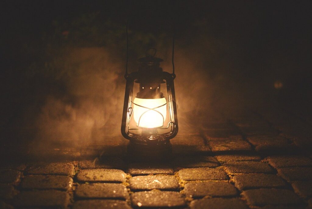 identifying antique oil lamps
