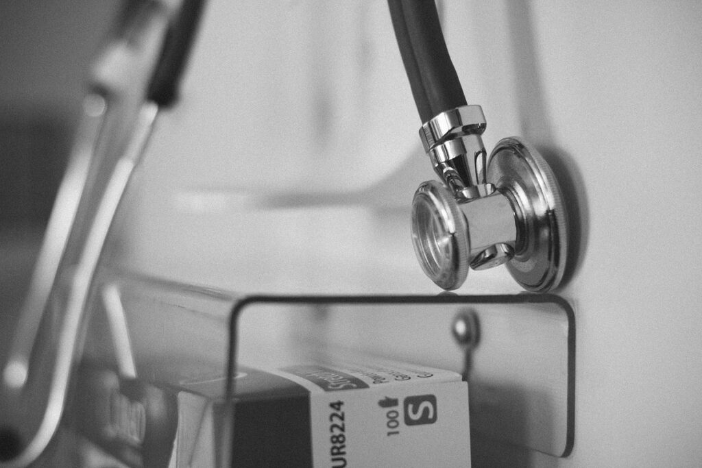 taking diagnostic photos for identification